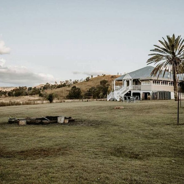 Stunning Cabin with Fireplace Perfect for a Weekend Getaway from Brisbane
