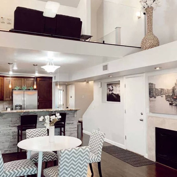Stunning Condo with Style and Comfort *entire condo*
