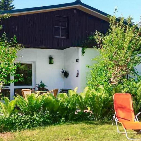 Stunning home in Mahlow with WiFi