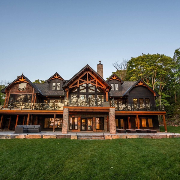 Stunning Lake Front Dream Lake Retreat