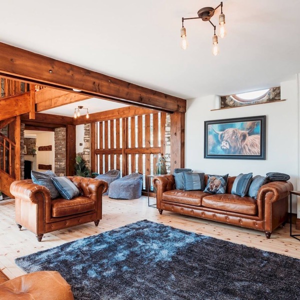 Stunning Large 4 Bed Country House with Hot tub - Pass the Keys