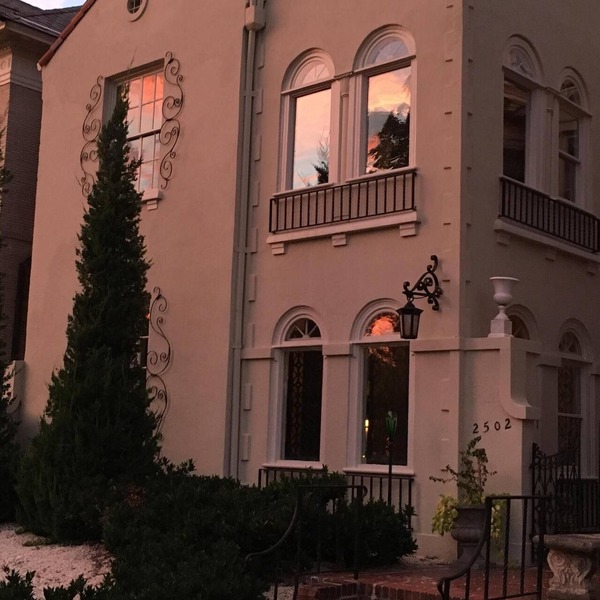 Stunning Mediterranean Monument Avenue flat in the heart of RVA's Fan District