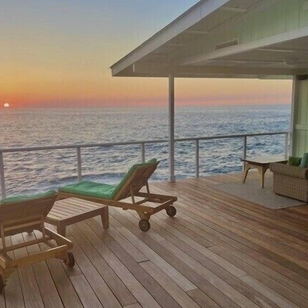 Stunning oceanfront cottage