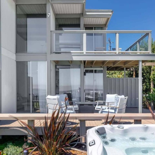 Stunning Oceanfront - Sunset Magazine Home