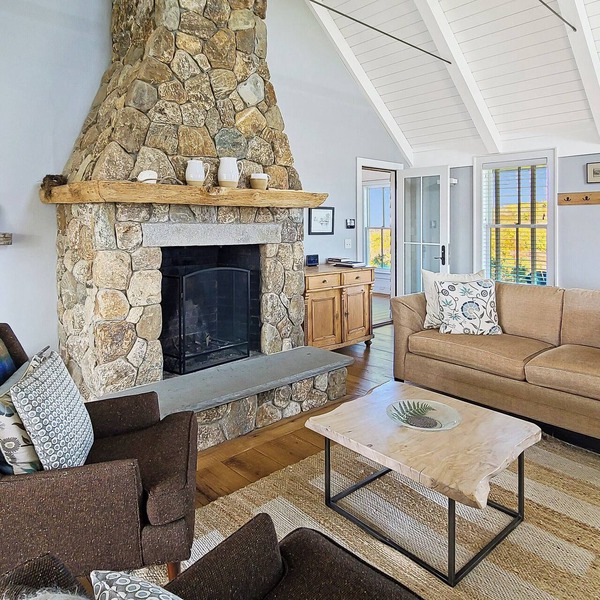 Stunning & Private 6BD+ Oceanfront Complex-Amazing Views, A/C, Hot Tub, Walk to Coast Guard Beach
