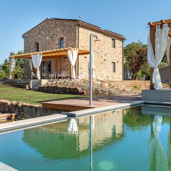 Stunning private villa for 10 people with WIFI, private pool, terrace and pets allowed