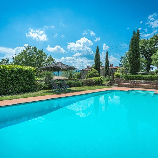 Stunning private villa for 20 people with private pool, WIFI, patio, pets allowed and panoramic .
