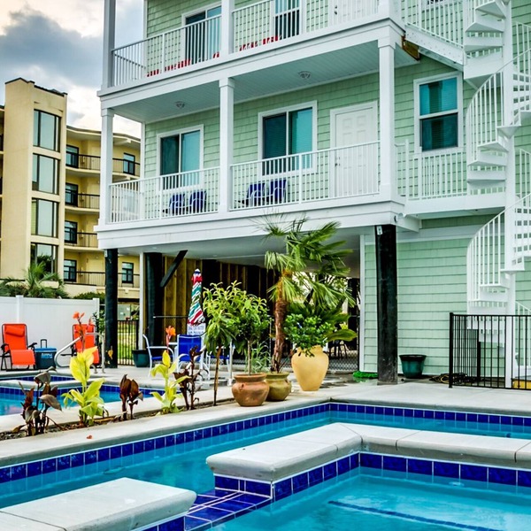 STUNNING PROPERTY 2 POOLS+SPAS 22bd/20b 350FT to BEACH+INDOOR+OUTDOOR GATHERING!
