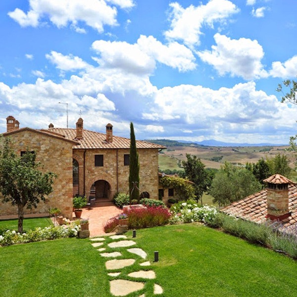 Stunning Refurbished Farmhouse With All Luxury Amenities & Staff Included