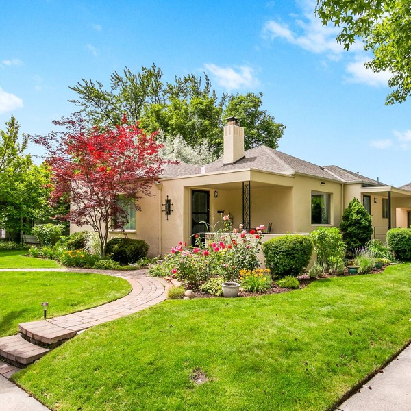 Stunning & Spacious | 938 Downtown Villa