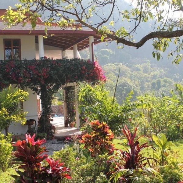 Stunning Up-Scale Villa With Pool, 5-Bedroom, 3-Story, Lush Gardens, Paradise!