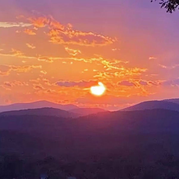 Stunning View at the Lotus View Retreat in Yogaville/Cabin