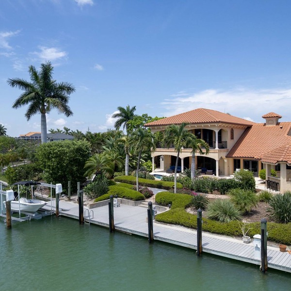 Stunning Waterfront Villa on Sanibel's East End, Boat Dock with Lift