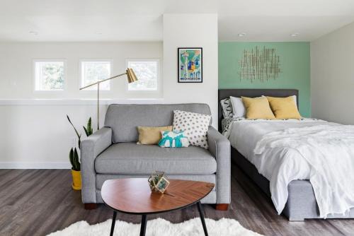Styled Studio - Central to all Seattle Attractions