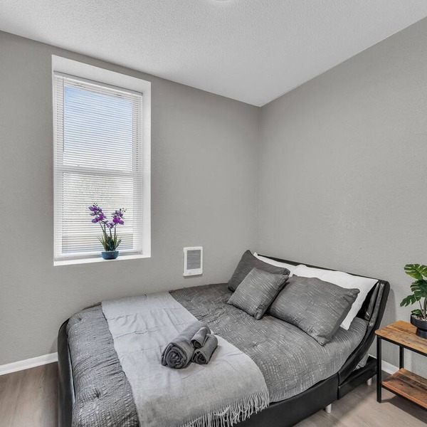 Stylish 1BR Historic Charm Meets Prime Convenience