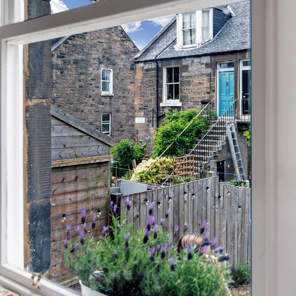 Stylish 2-bed Villa · Garden · Central Edinburgh