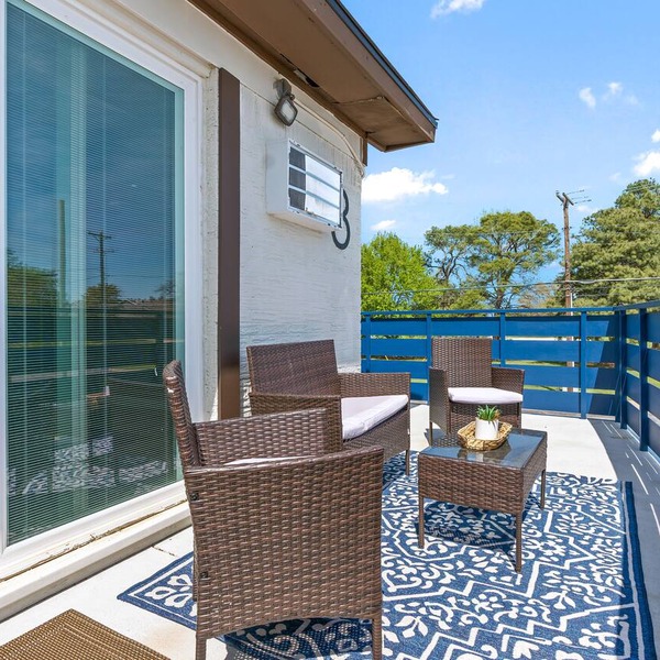 Stylish 2 bedroom 2bath with all the bells and the whistles In Arlington Texas