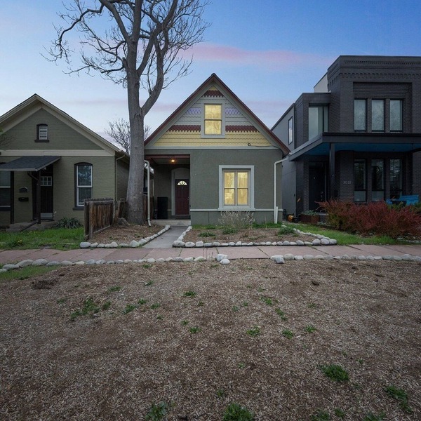Stylish 2-story Home - Perfect Denver Location 2 Bedroom Home