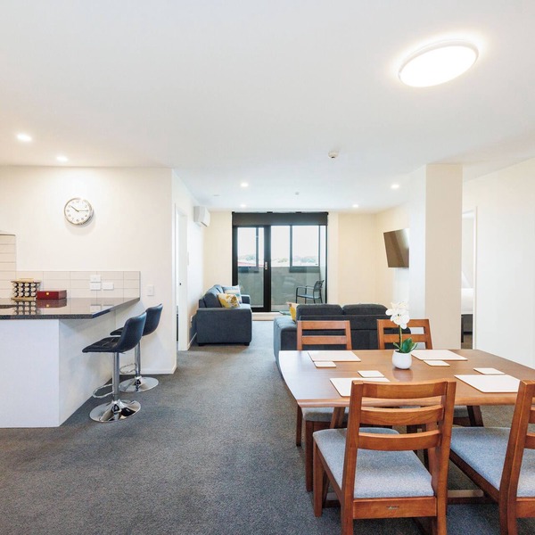 Stylish Central Apartment | Secure | Walk to CBD, Dining & Events