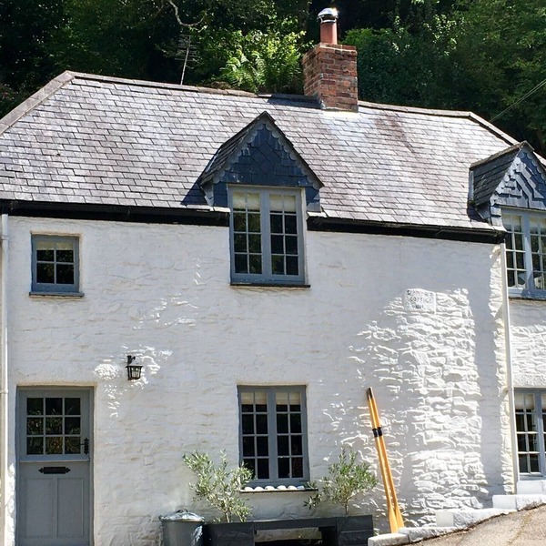 Stylish Cornish waterside cottage on the SW coast path