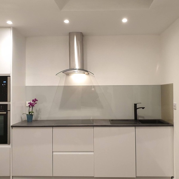 Stylish detached studio with a wet room, Satellite TV & other amenities 😀