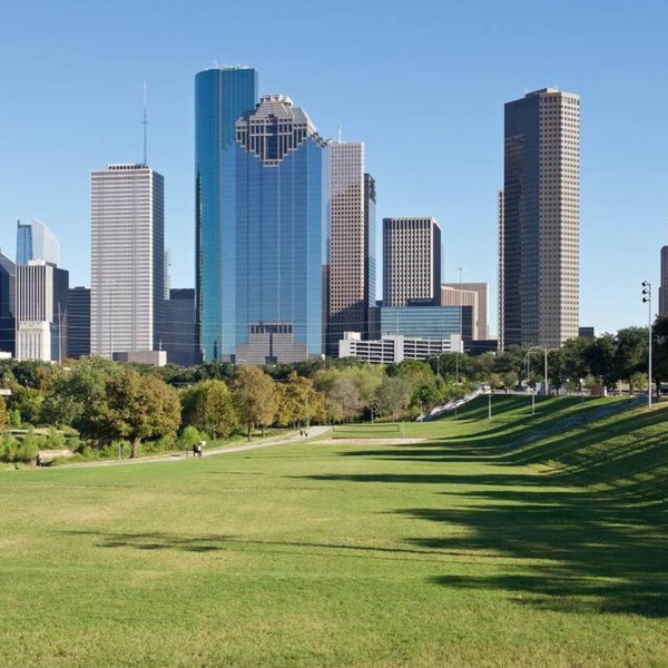Stylish Downtown Houston Condo ~Pool~Gym