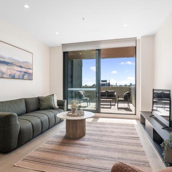 Stylish & Modern 2BR with HUGE Balcony =& Car Park!