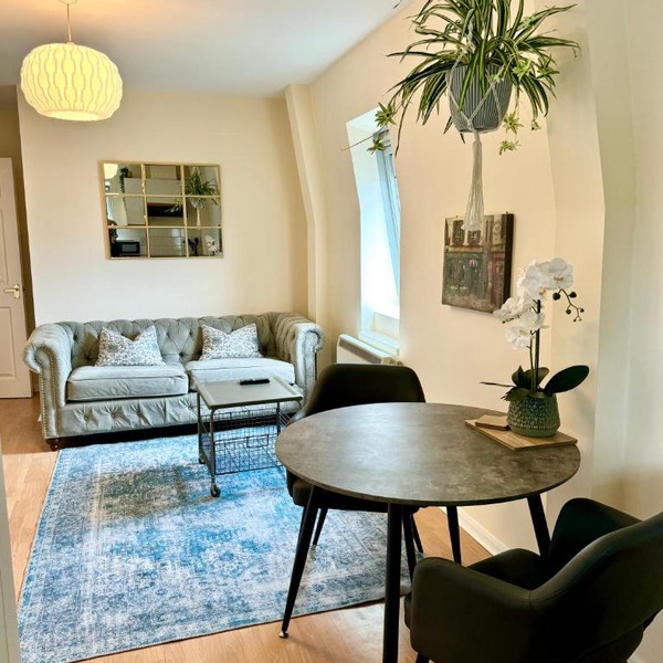 Stylish spacious 1 bed flat