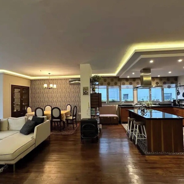 Stylish Spacious 2 bedroom flat in prime location