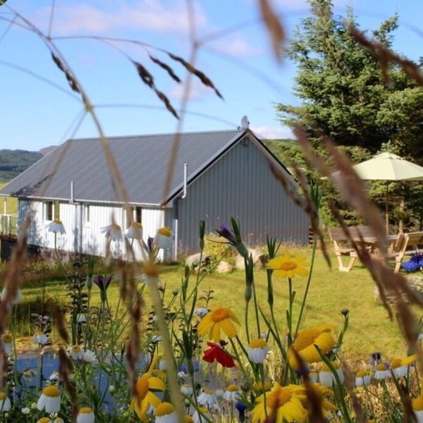 Stylish, spacious lodge with panoramic views, an ideal base for Loch Ness