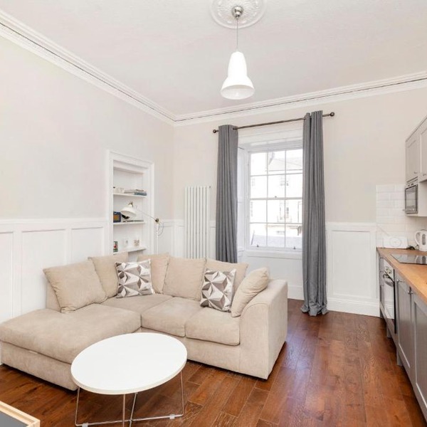 Stylish West End 1-Bed - Prime Location
