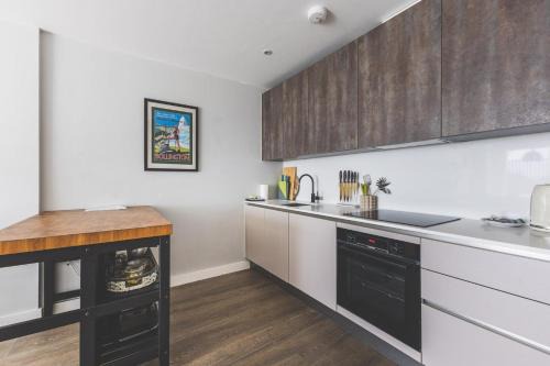 Stylish Wimbledon Flat with Balcony