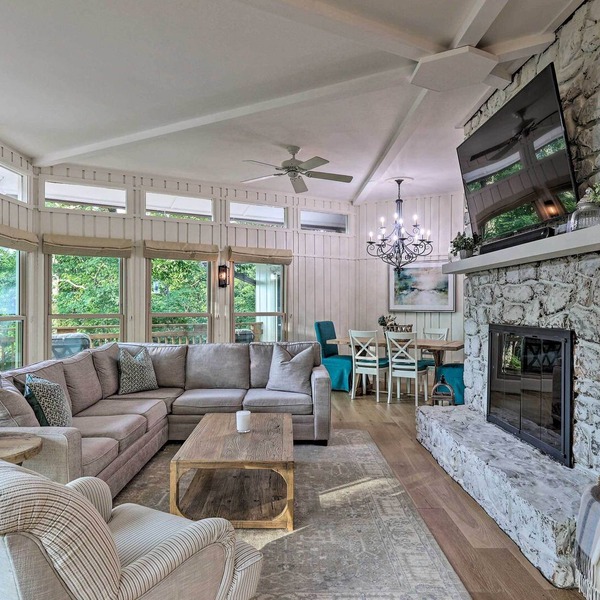 Sugar Mountain Escape w/ Deck & Mountain Views!