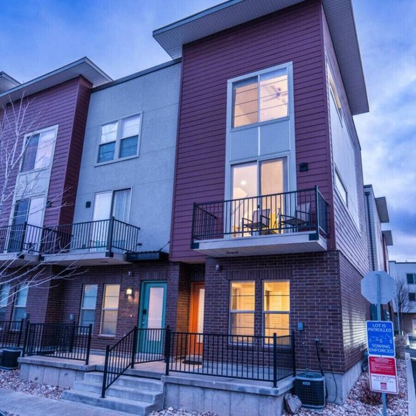 Sugarhouse Townhouse 2/kg bed 2.5/bth gym/garage