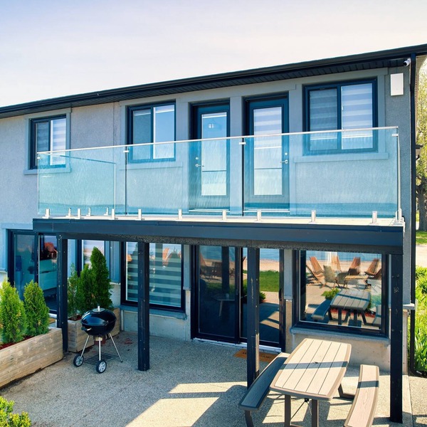 Suite 200: Spacious Beachfront Townhouse