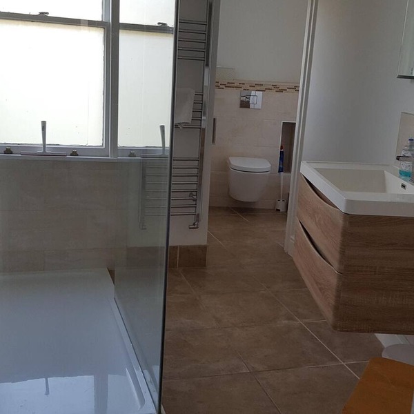 Suite-Connected-Private-Bathroom-City-ViewTopFlat1