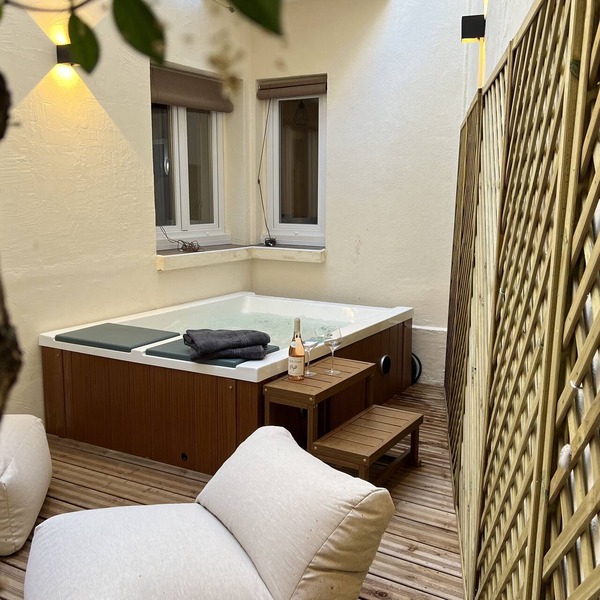 Suite Luxueuse Avec Jardin Privatif et Jacuzzi