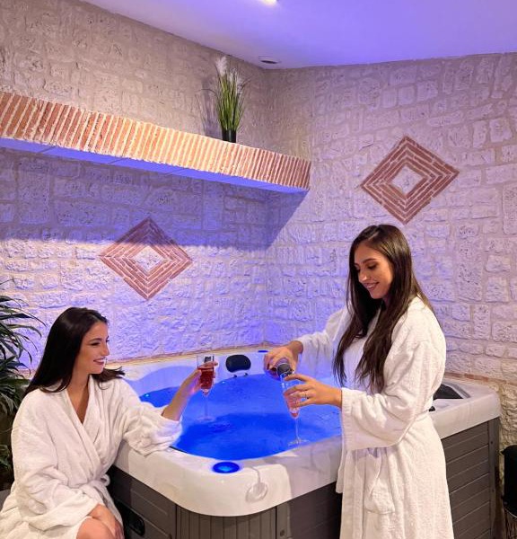Suite Privative Jacuzzi Sauna de la Villa Del Castagnol