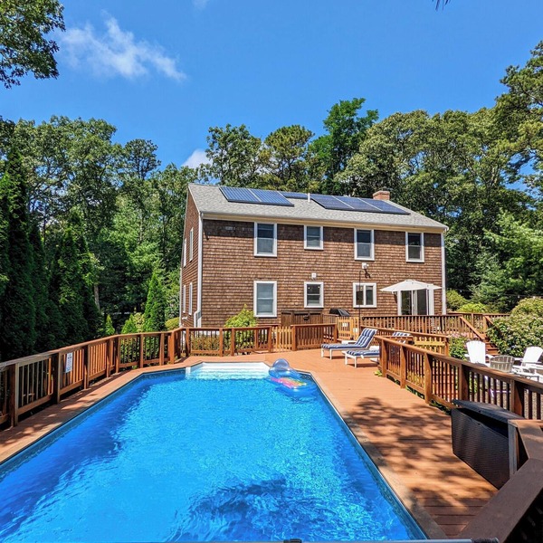 Summer Home with Private heated pool, near town & beaches
