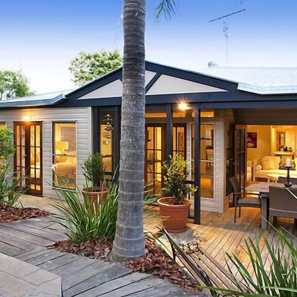 "Summer Salt" @ Sunshine + Pets & HEATED POOL 150m to the beach!