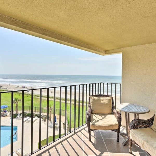 Summer Winds Resort Condo w/Ocean Views!