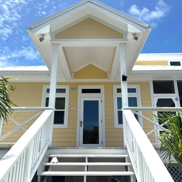 Summerview- Private Seaview Home on Lubbers Quarters