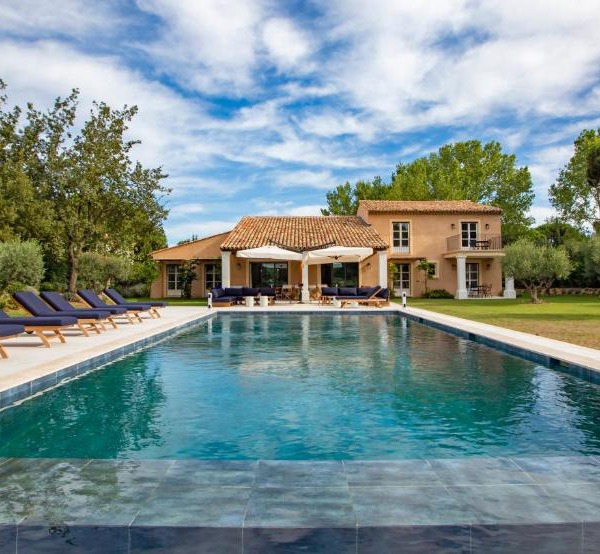 Sumptuous Villa facing the Bay of Canebiers