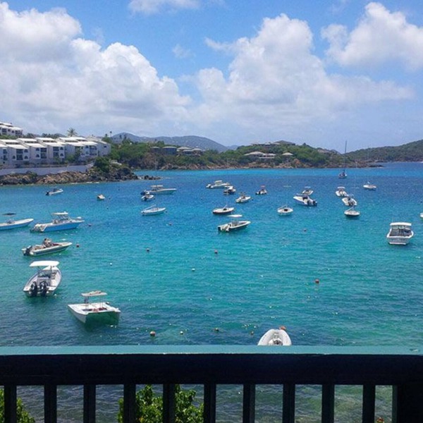 Sunkissed Serenity- an Island Chic & Breathtaking Beachfront Home at Cowpet Bay