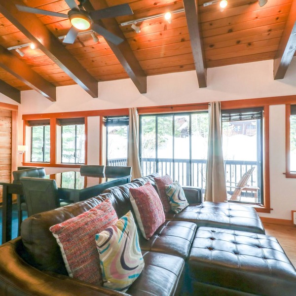 Sunlit suite near Palisades Tahoe