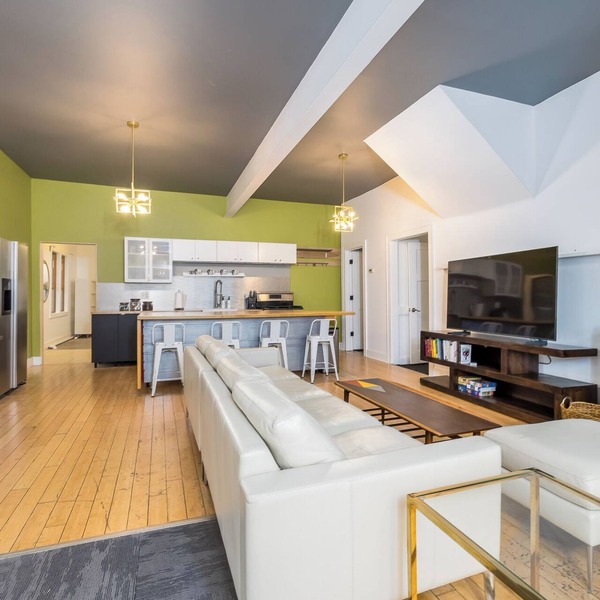 Sunny 16BD Group Getaway w/Arcade, Theater, Event Venue