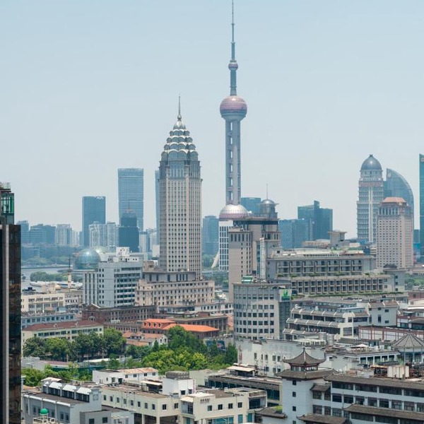 Sunny Abode-Bund view apartment 300m from Yu Garden Modern luxury 3-bedroom, 2-bathroom residence