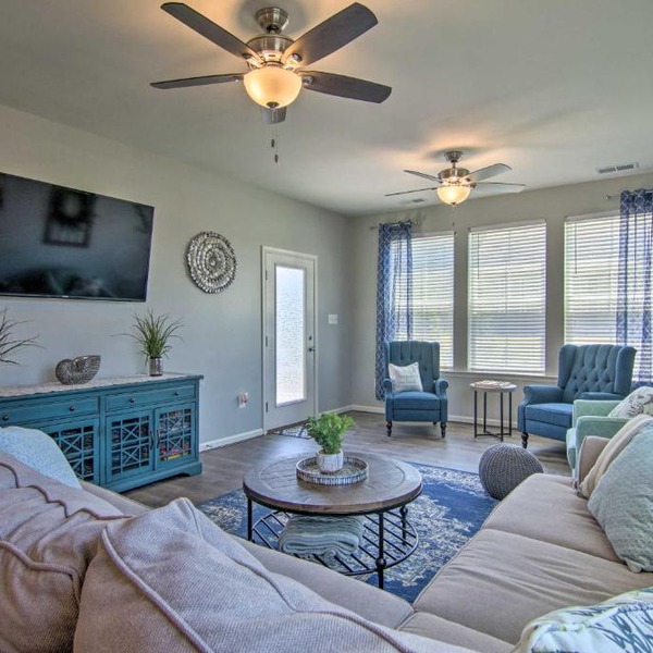 Sunny End-Unit Townhome–Steps to Resort Amenities!