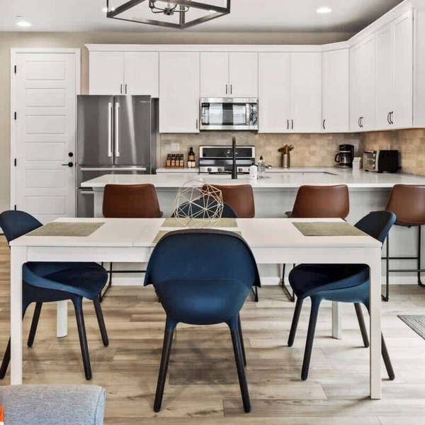 Sunny & Quaint Hidden Gem w/Office | Dog Friendly