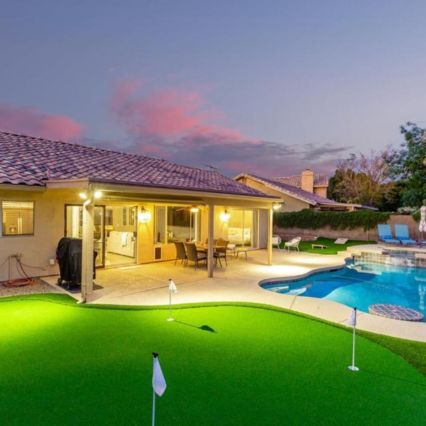Sunny Serenity: Mesa Masterpiece